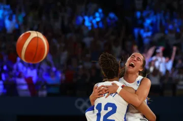 Basketbalistky Francie se radují z výhry