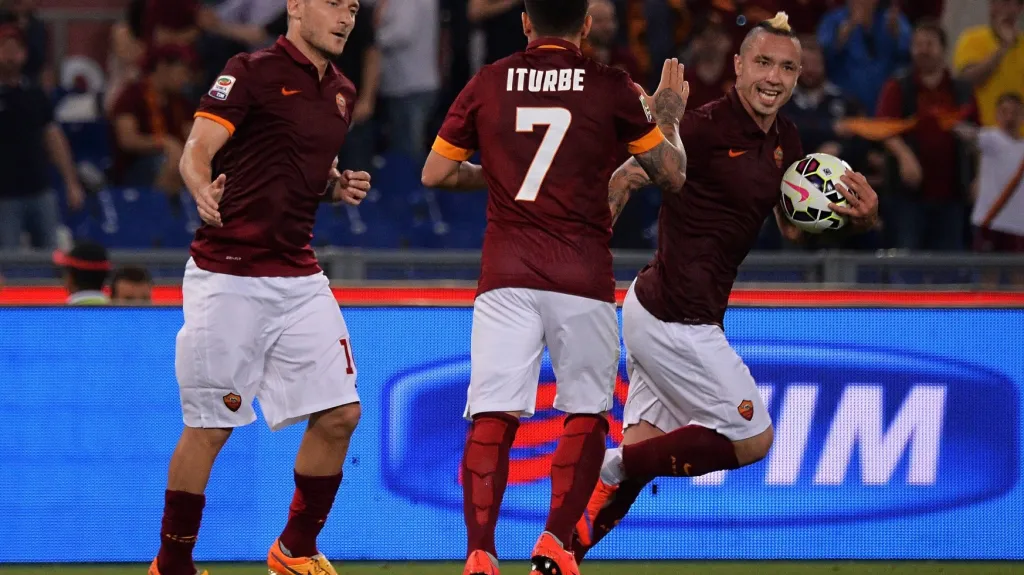 Slavící fotbalisté AS Řím