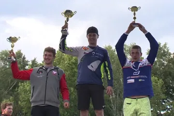 Kouble doma vyhrál a vede endurové ME