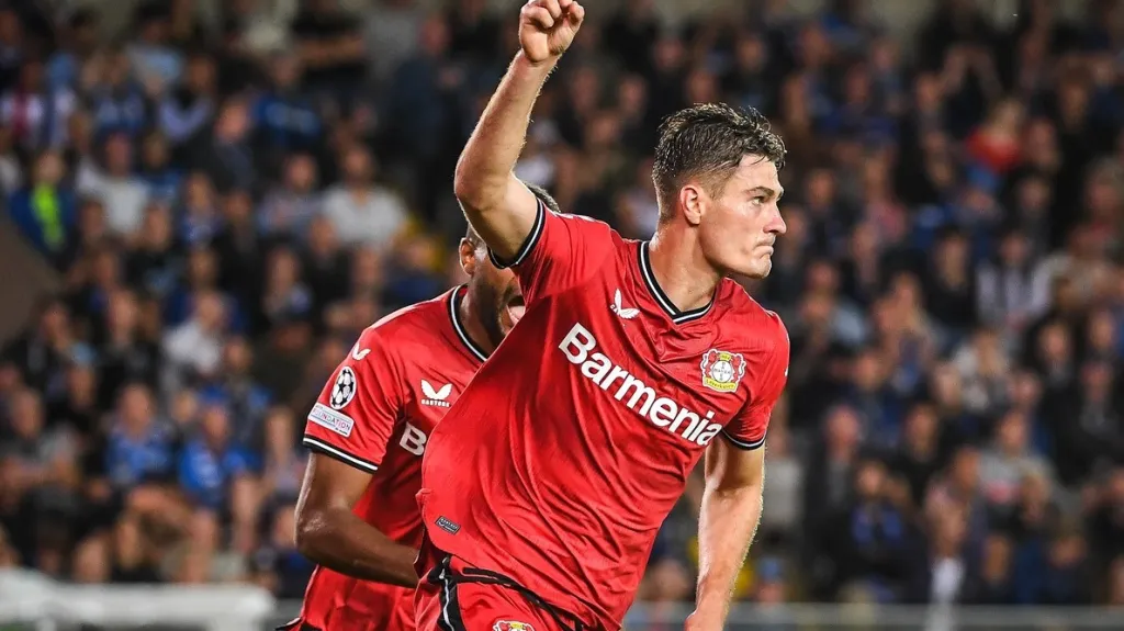 Patrik Schick z Leverkusenu se raduje z gólu