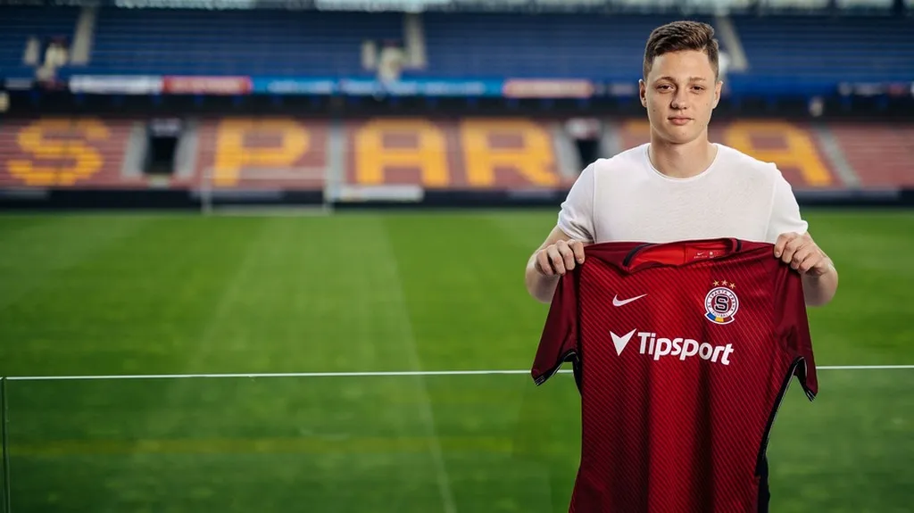 Sparťanský záložník Ladislav Krejčí