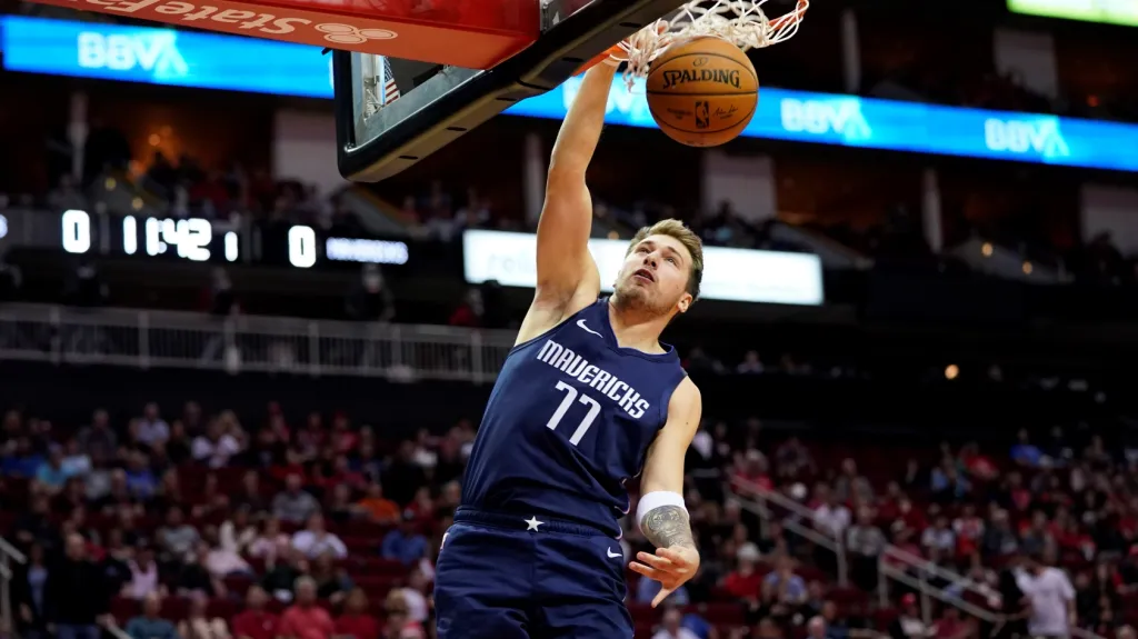 Nová hvězda Dallasu Luka Dončič