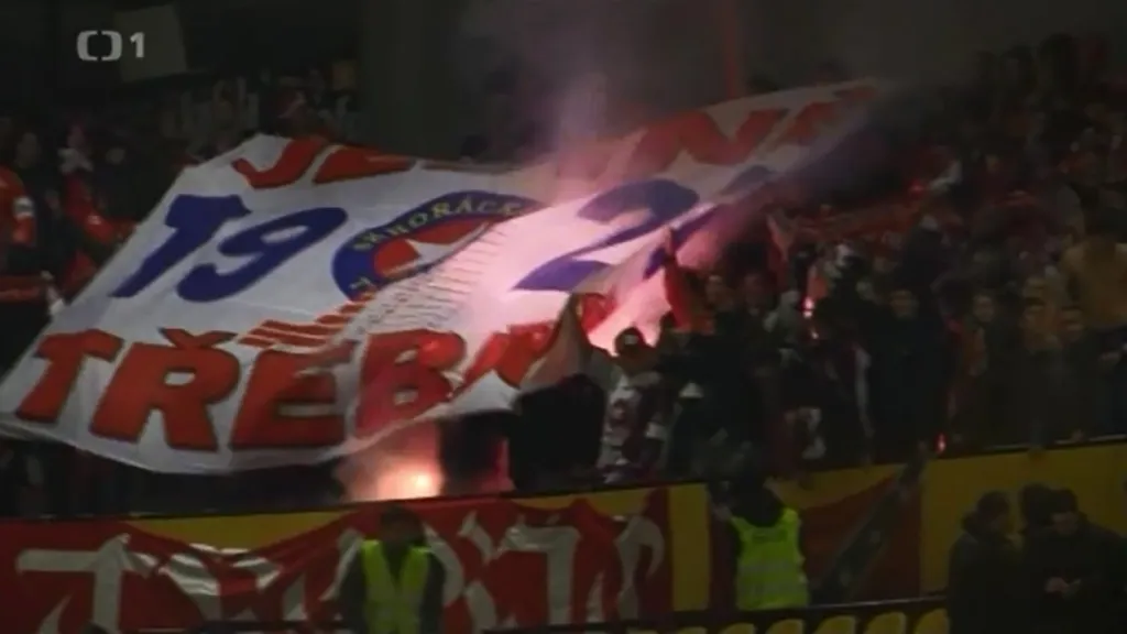 Na hokeji v Jihlavě řádili fanoušci