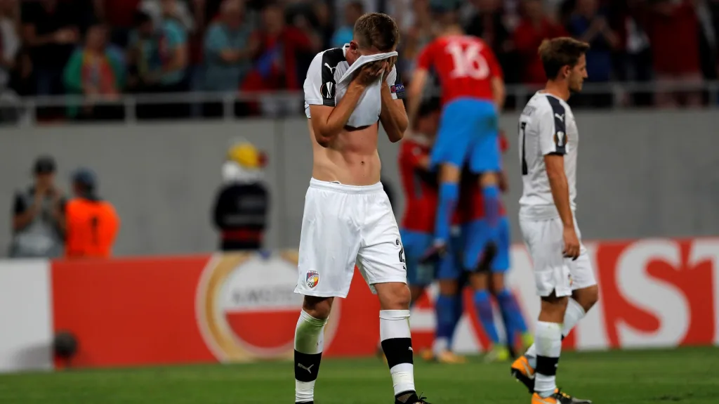 Zklamaný plzeňský Lukáš Hejda v zápase proti FCSB