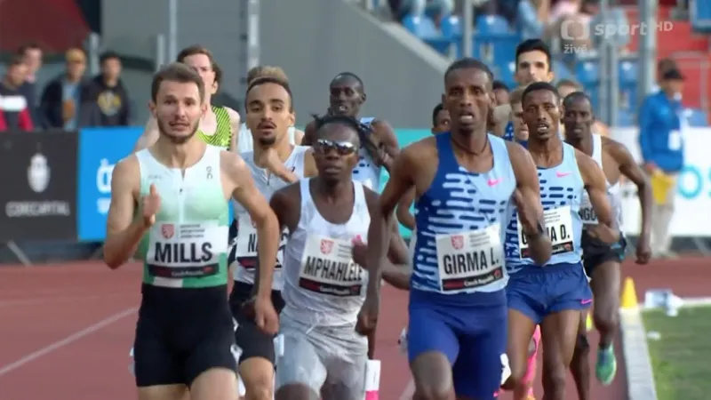 Závod mužů na 1500 m na Zlaté tretře 2023