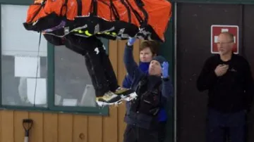 Transport zraněného Kucery do nemocnice