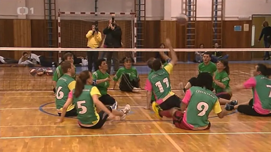 Volejbal sedících měl svou mezinárodní turnajovou premiéru
