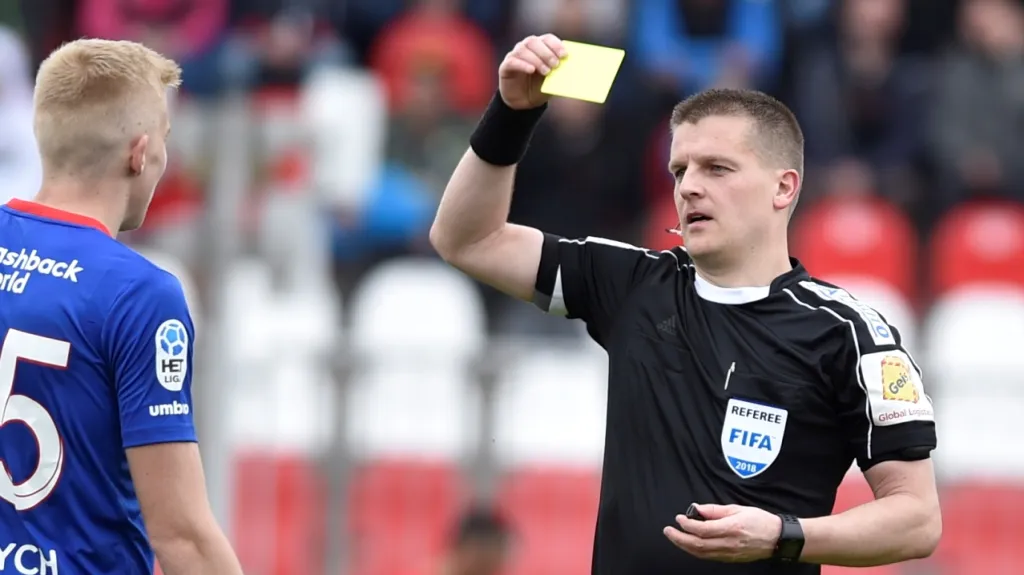 Rozhodčí Zbyněk Proske