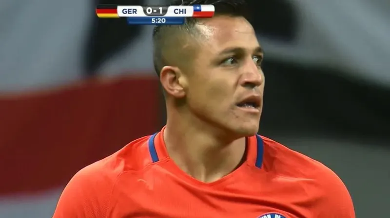 Gól v utkání Německo - Chile: Sánchez - 0:1 (6. min.)