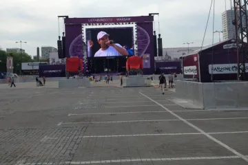 Je to smutný pohled na fan zónu ve Varšavě, Poláky fotbal přestal táhnout