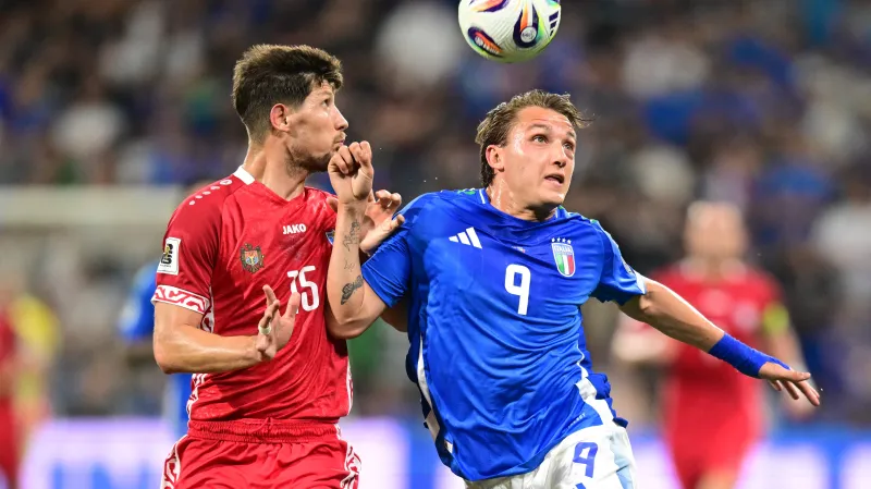 Mateo Retegui (vpravo)