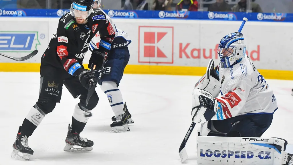 Dominik Pavlát v plzeňské brance v zápase proti Karlovým Varům