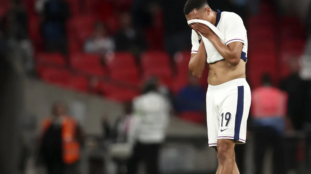 Smutný Trent Alexander-Arnold