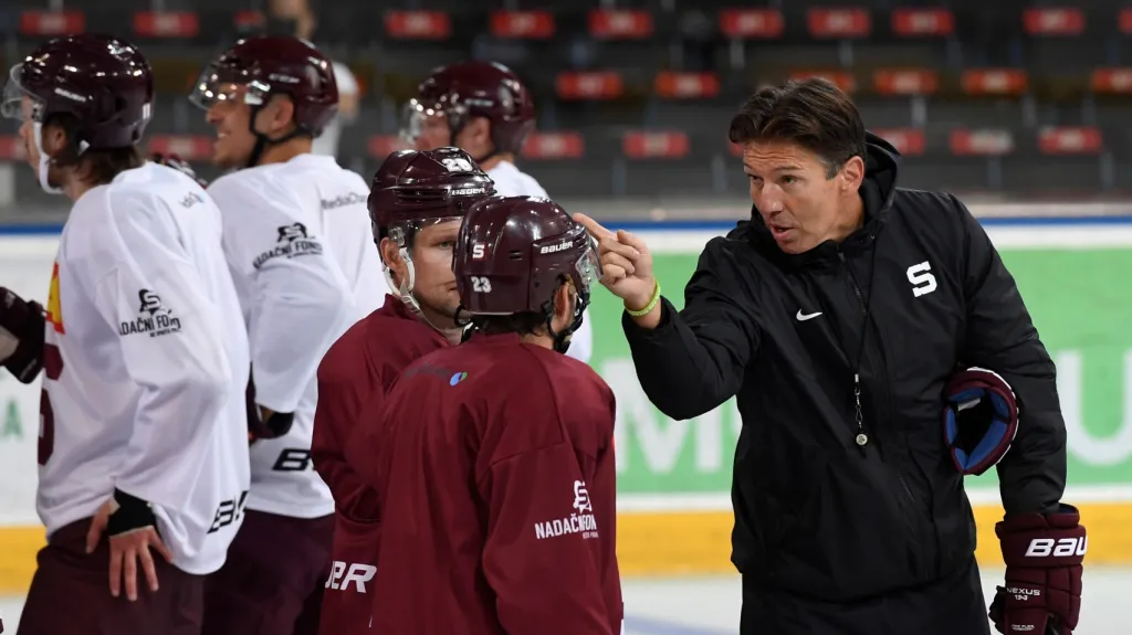 Kouč Sparty Uwe Krupp na tréninku