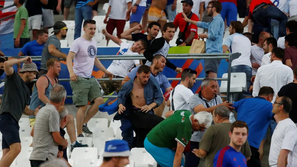 Střety fanoušků na Stade Vélodorme