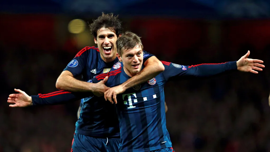 Toni Kroos slaví branku v síti Arsenalu