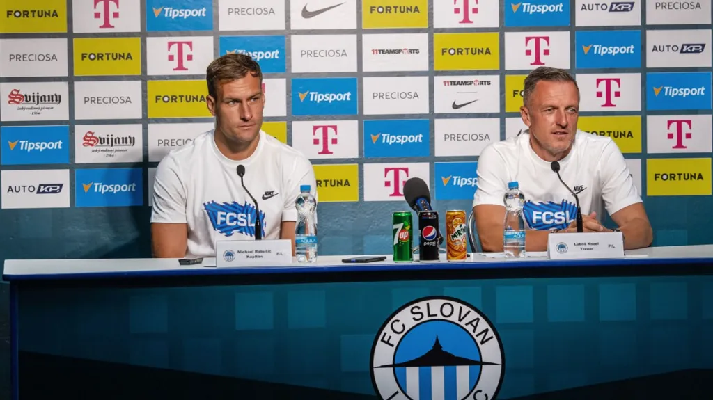 Michael Rabušic a trenér Luboš Kozel na tiskové konferenci