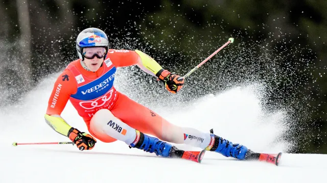 Švýcarští lyžaři poprvé od roku 1983 obsadili v SP kompletní stupně vítězů