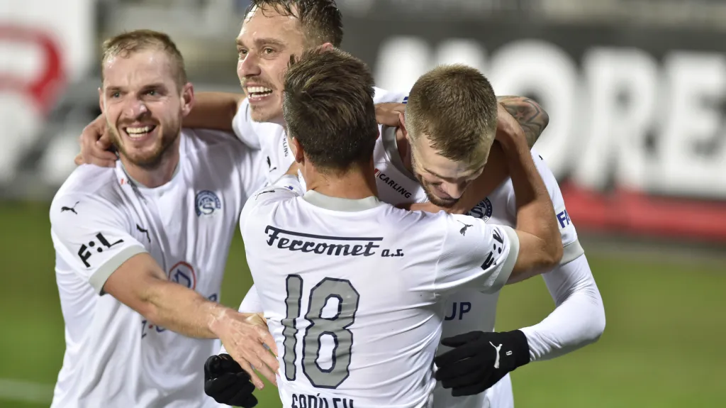 Slavící fotbalisté Slovácka 