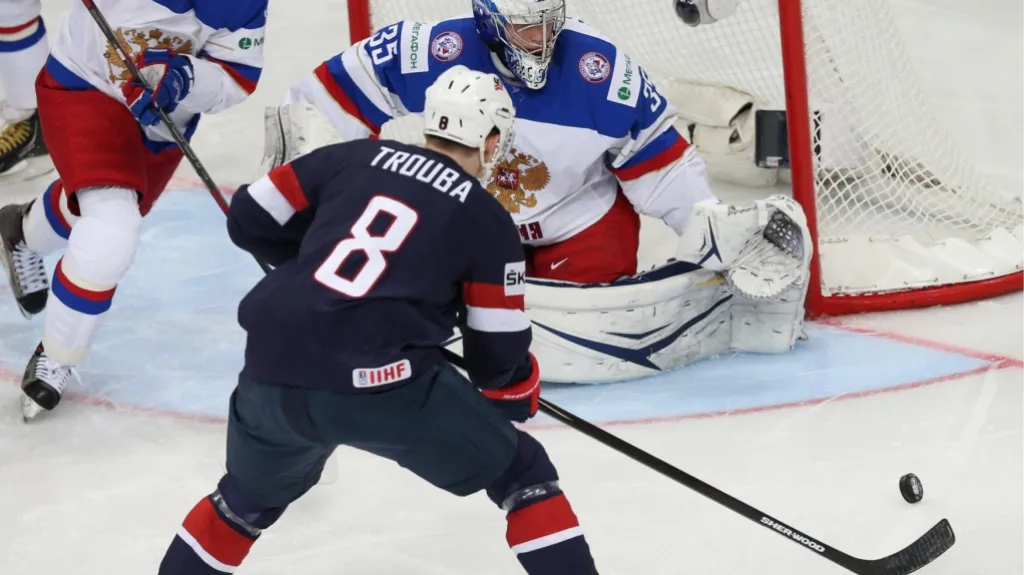 Jacob Trouba na šampionátu dohrál