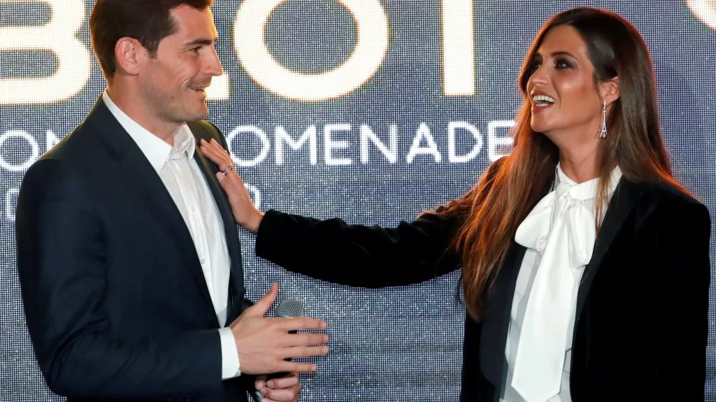 Iker Casillas s manželkou Sarou Carbonerovou při předávání cen Golden Foot