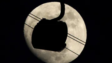 Lanovka k biatlonovému areálu Laura