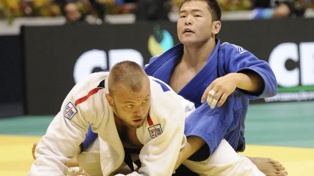Judista Alexandr Jurečka v zápase s Tsogtgerelem Khutagem z Mongolska