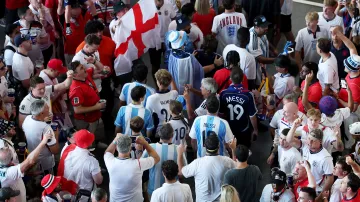 Argentinští fanoušci v obležení příznivců Anglie