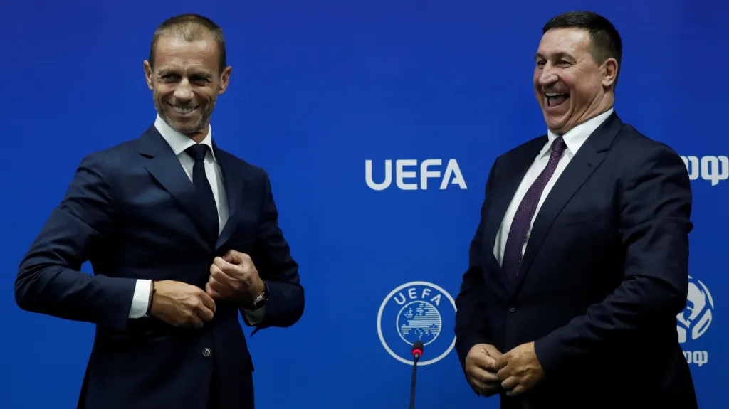 Vladimir Bazanov (vpravo) s prezidentem UEFA Aleksandrem Čeferinem