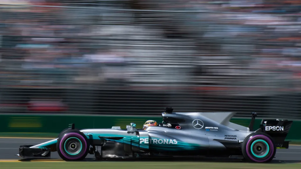 Monopost Lewise Hamiltona