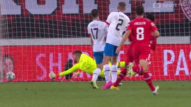 Gól v utkání Švýcarsko - Česko: Embolo - 2:0 (30. min.)
