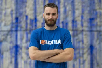 Basketbalista David Jelínek