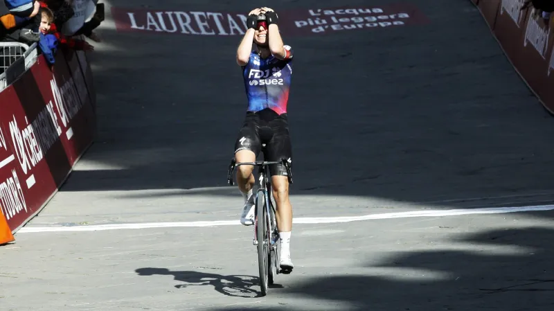 Demi Volleringová vítězí na Strade Bianche 2025