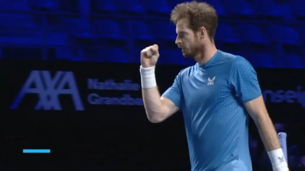 Murray v Métách porazil Pospisila