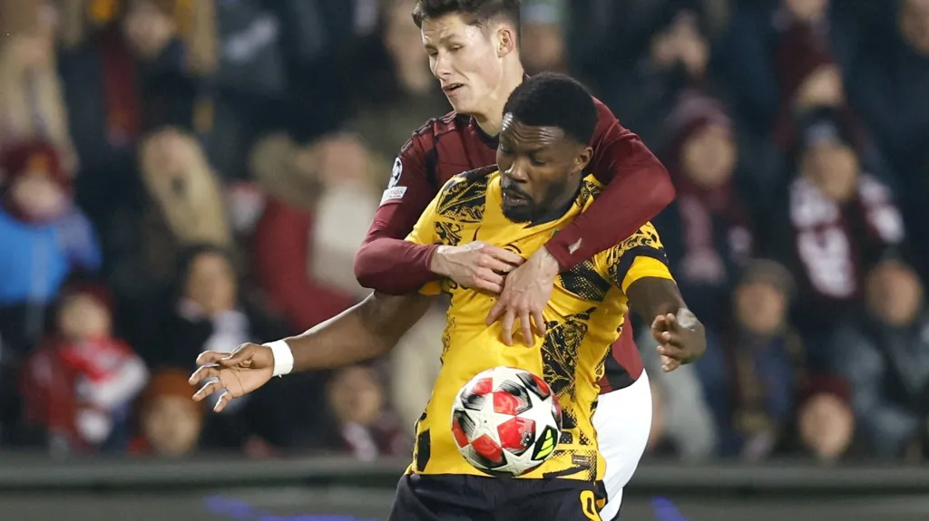 Martin Vitík v utkání s Interem Milán