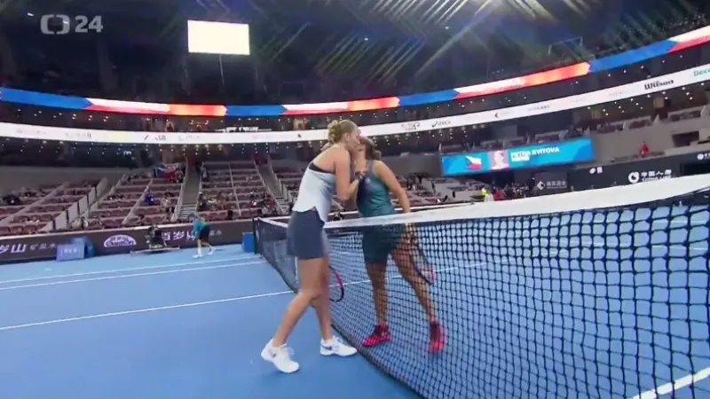 Kvitová postoupila přes Strýcovou do semifinále v Pekingu