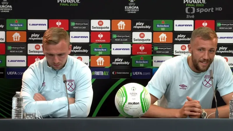 Tisková konference West Hamu i s Tomášem Součkem