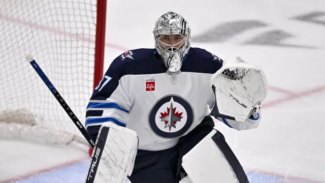 Hellebuyck má Hartovu i Vezinovu trofej