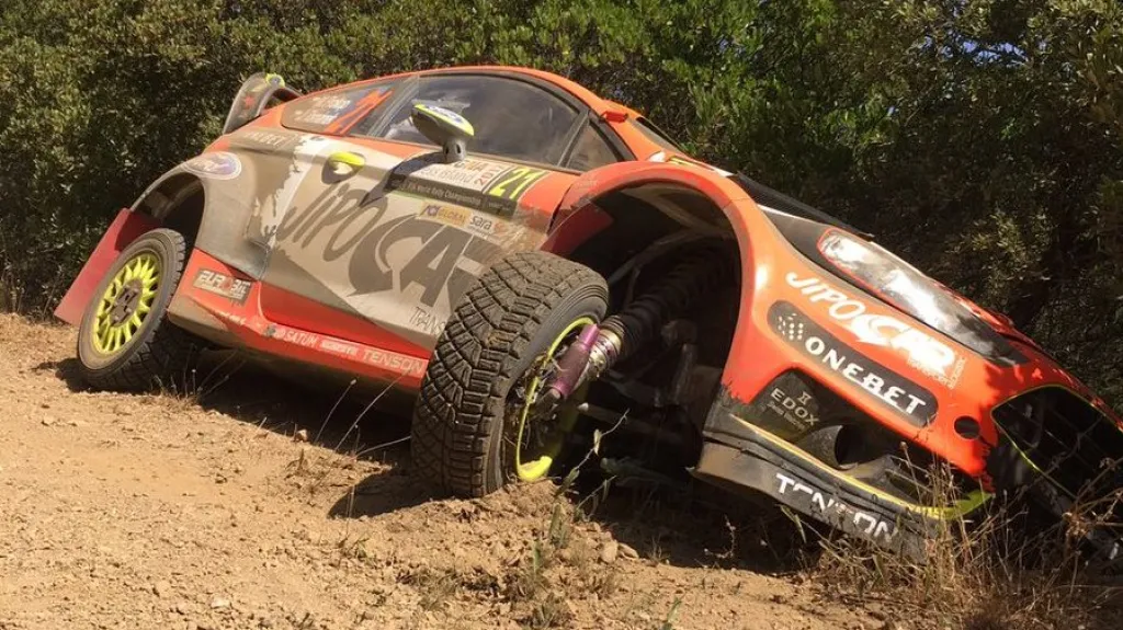Martin Prokop během Italské rallye vylomil kolo