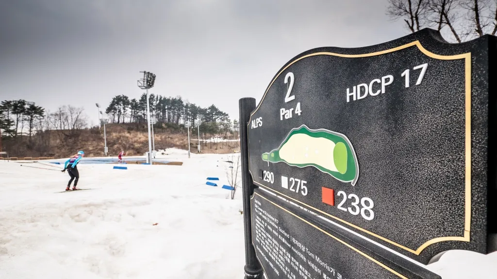 Biatlon v golfovém rezortu