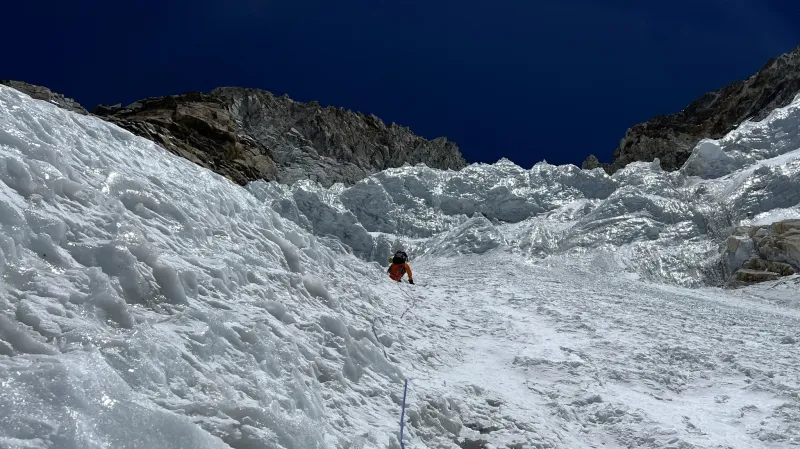 Ledové pole a výstup na Sura Peak