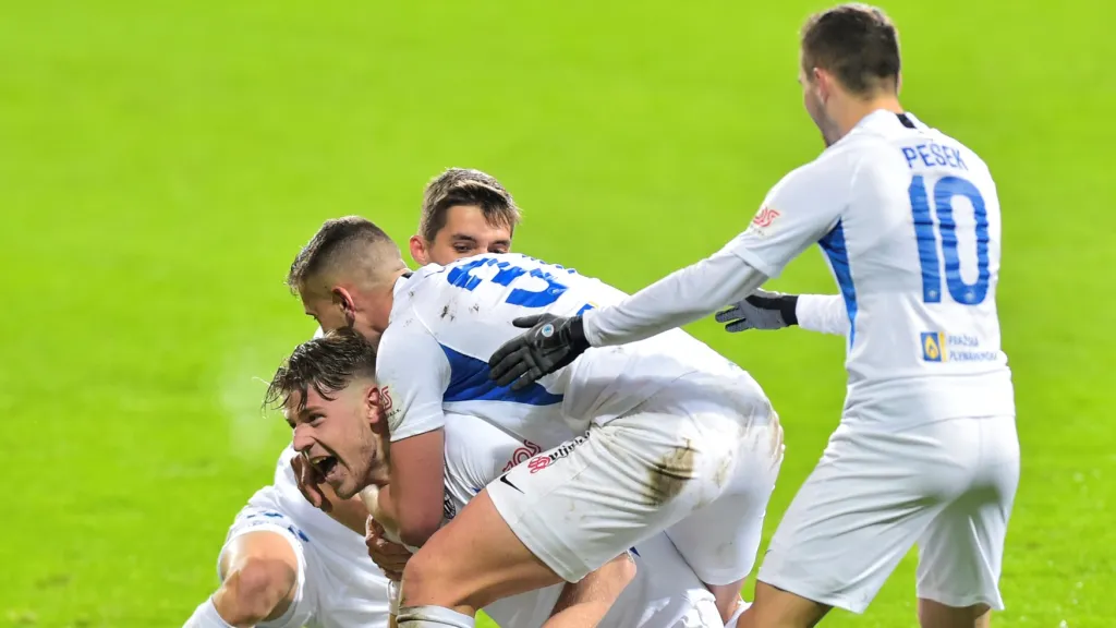 Liberečtí slaví gól Imada Rondiče