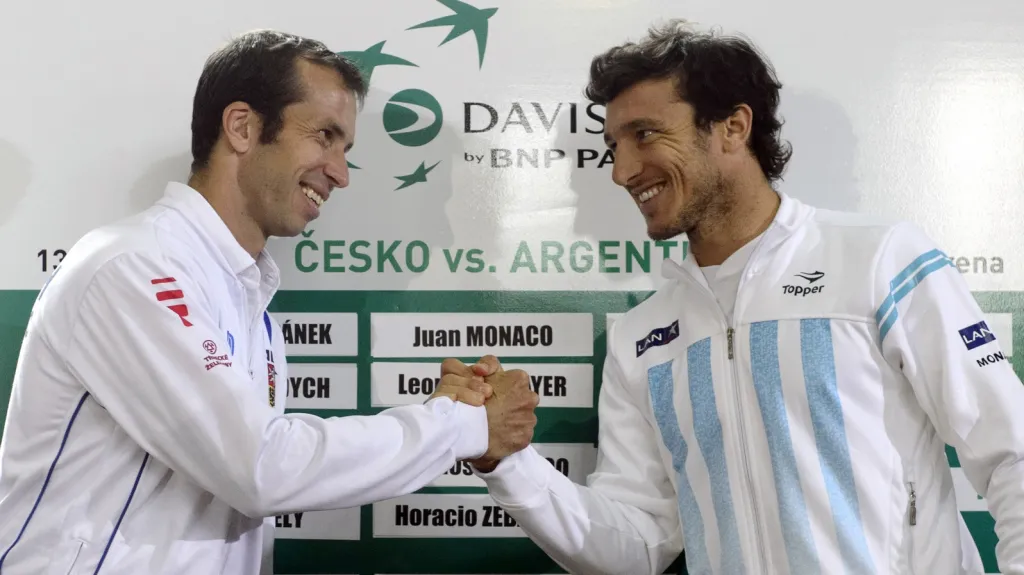 Semifinále Davisova poháru rozehrají Radek Štěpánek s Juanem Mónacem