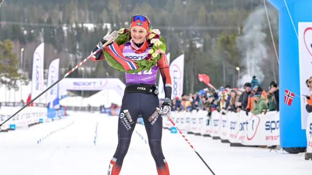Závěr Birkebeinerrennetu s vítěznými Nygaardem a Nilssonovou