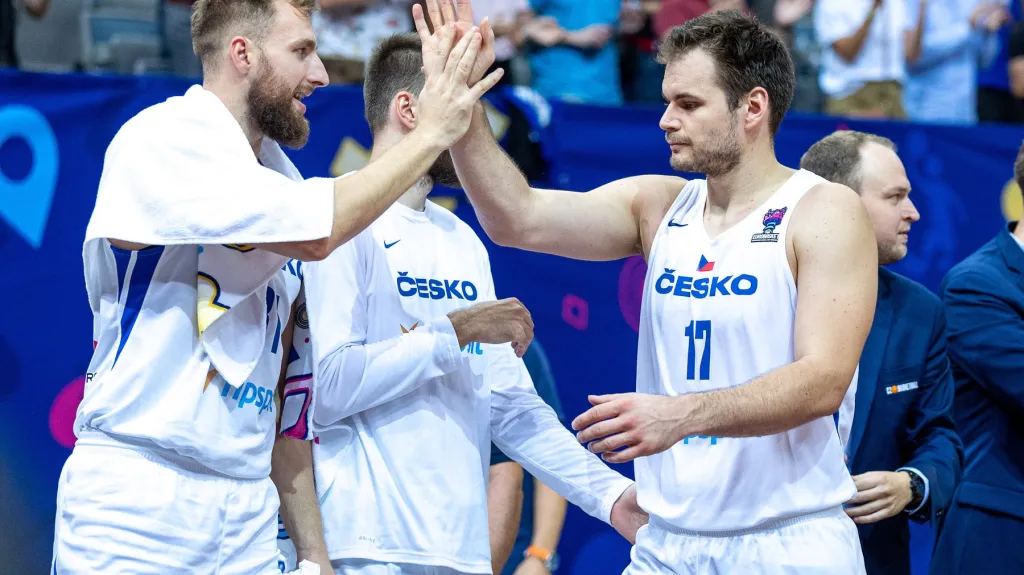 Jaromír Bohačík s českou střídačkou