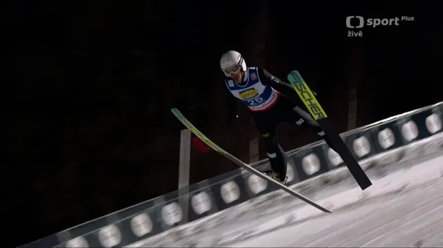 Skok Romana Koudelky v 1. kole SP v Lillehammeru