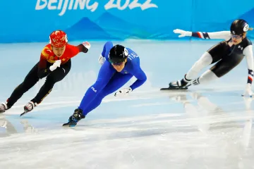 Italka Fontanaová a Číňanka Čang Jü-tching postoupily z rozjížďky Michaely Hrůzové