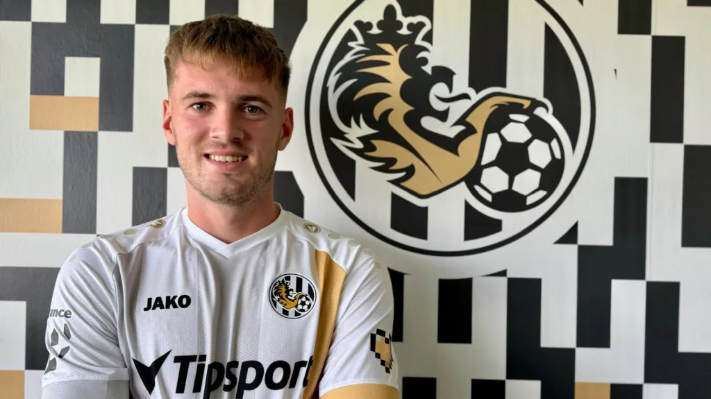 Daniel Samek v dresu Hradce