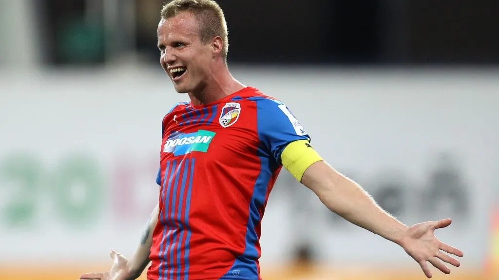 David Limberský se raduje z gólu