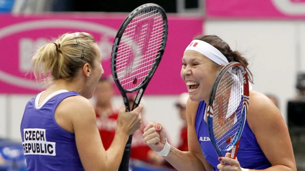 Květa Peschkeová a Lucie Hradecká